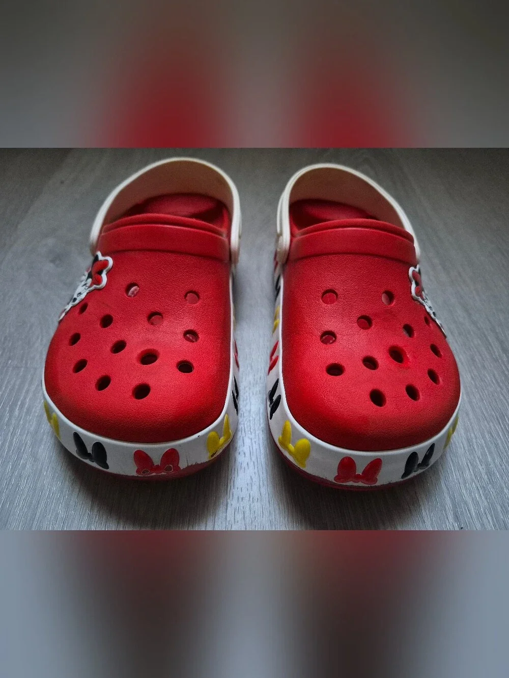 Crocs Classic Clogs Disney Minnie Mouse Big Kids Sz J2